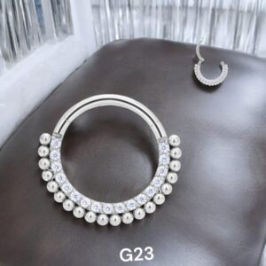 ARGOLA TITÂNIO COM ZIRCÔNIAS CRAVEJADA 1.2X10MM